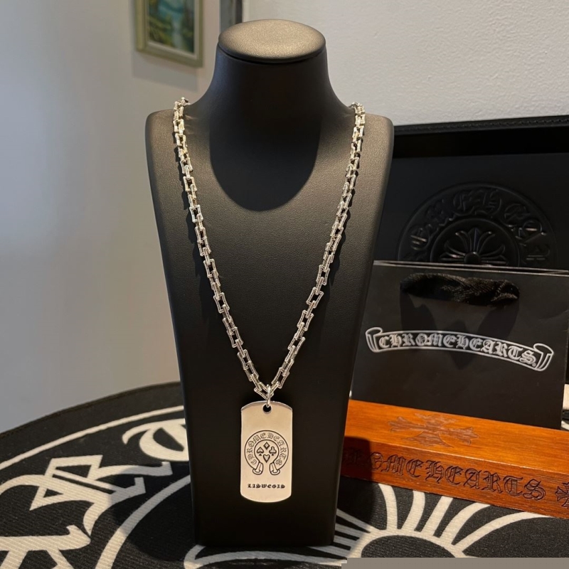 Ch**me He**ts necklaces